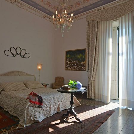 ריפוסטו B&B Di Charme Camelie Palazzo Nicotra מראה חיצוני תמונה