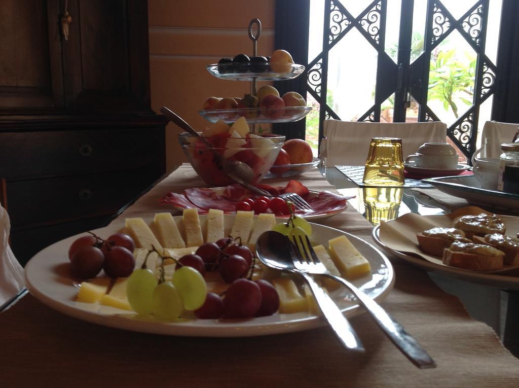 ריפוסטו B&B Di Charme Camelie Palazzo Nicotra מראה חיצוני תמונה