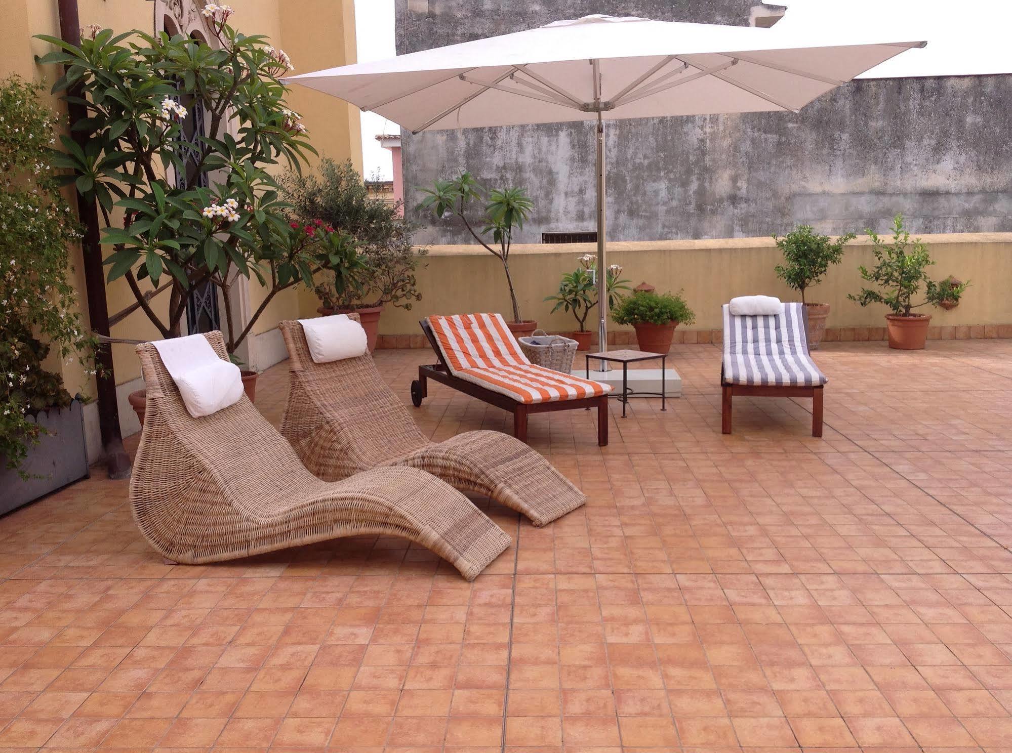 ריפוסטו B&B Di Charme Camelie Palazzo Nicotra מראה חיצוני תמונה