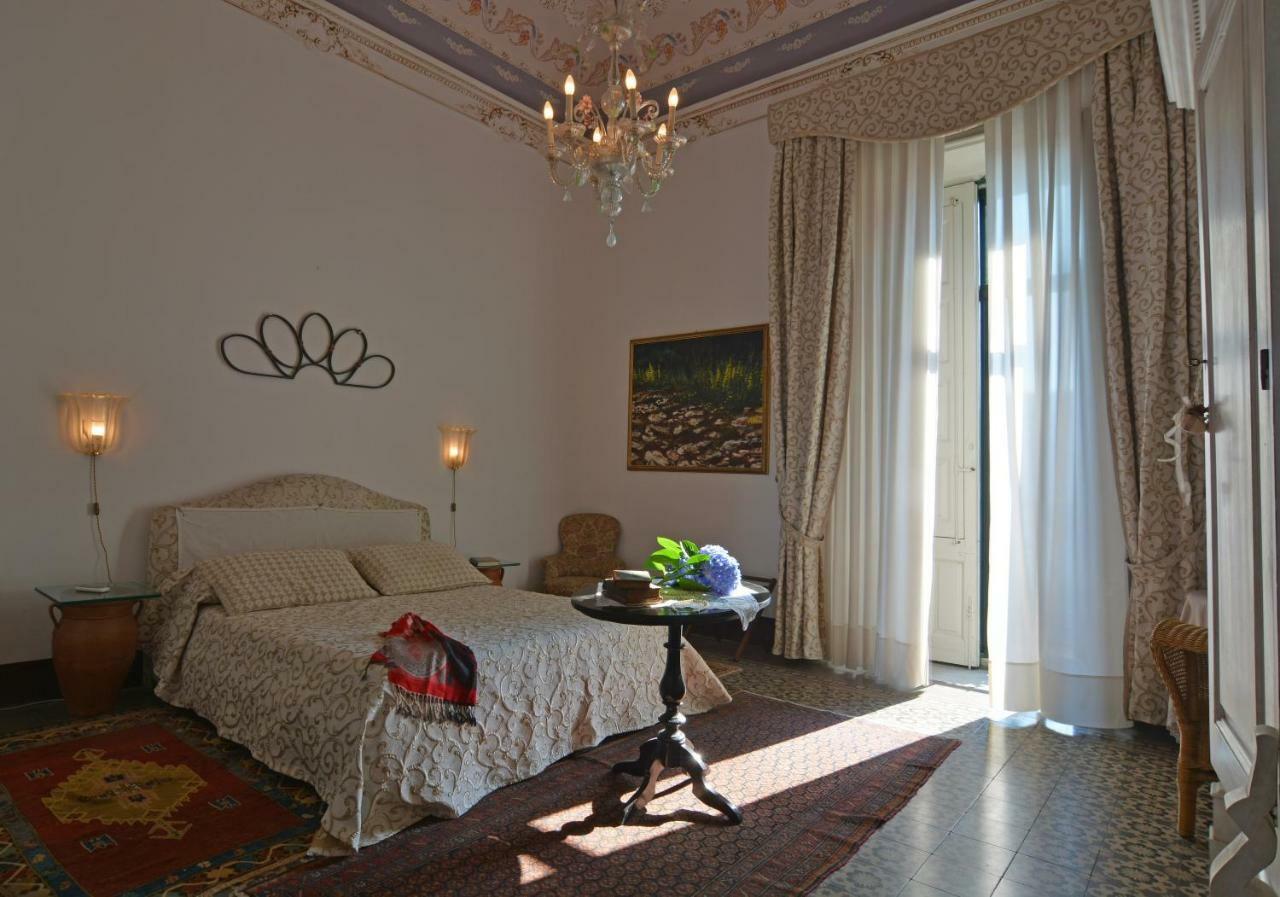 ריפוסטו B&B Di Charme Camelie Palazzo Nicotra מראה חיצוני תמונה