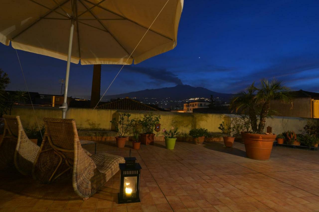 ריפוסטו B&B Di Charme Camelie Palazzo Nicotra מראה חיצוני תמונה