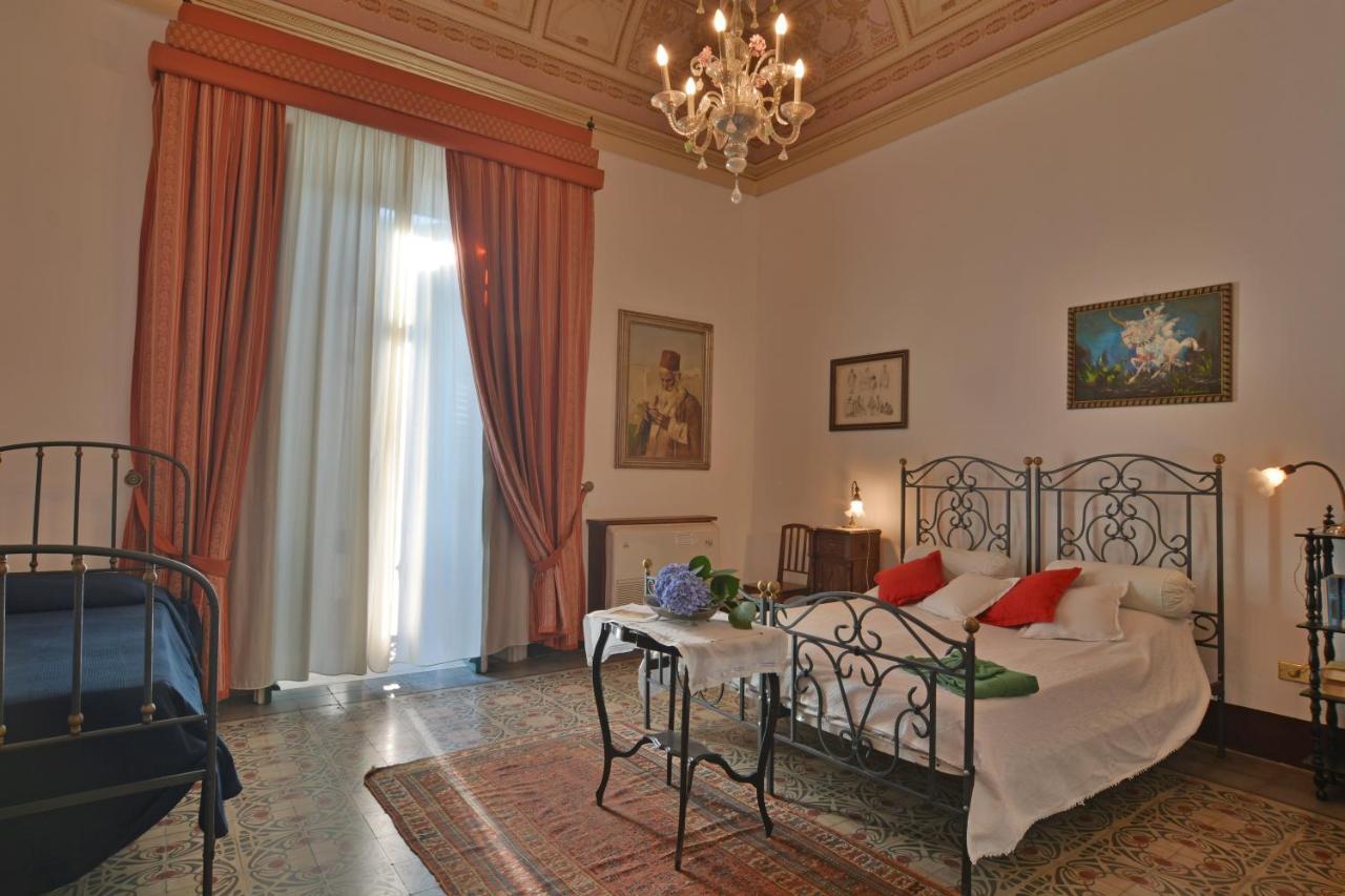 ריפוסטו B&B Di Charme Camelie Palazzo Nicotra מראה חיצוני תמונה